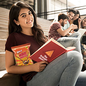 Bingo! Mad Angles Mmmmm Masala – Masala Flavoured Corn-Based Triangle Chips Pack for Snacks - 66g