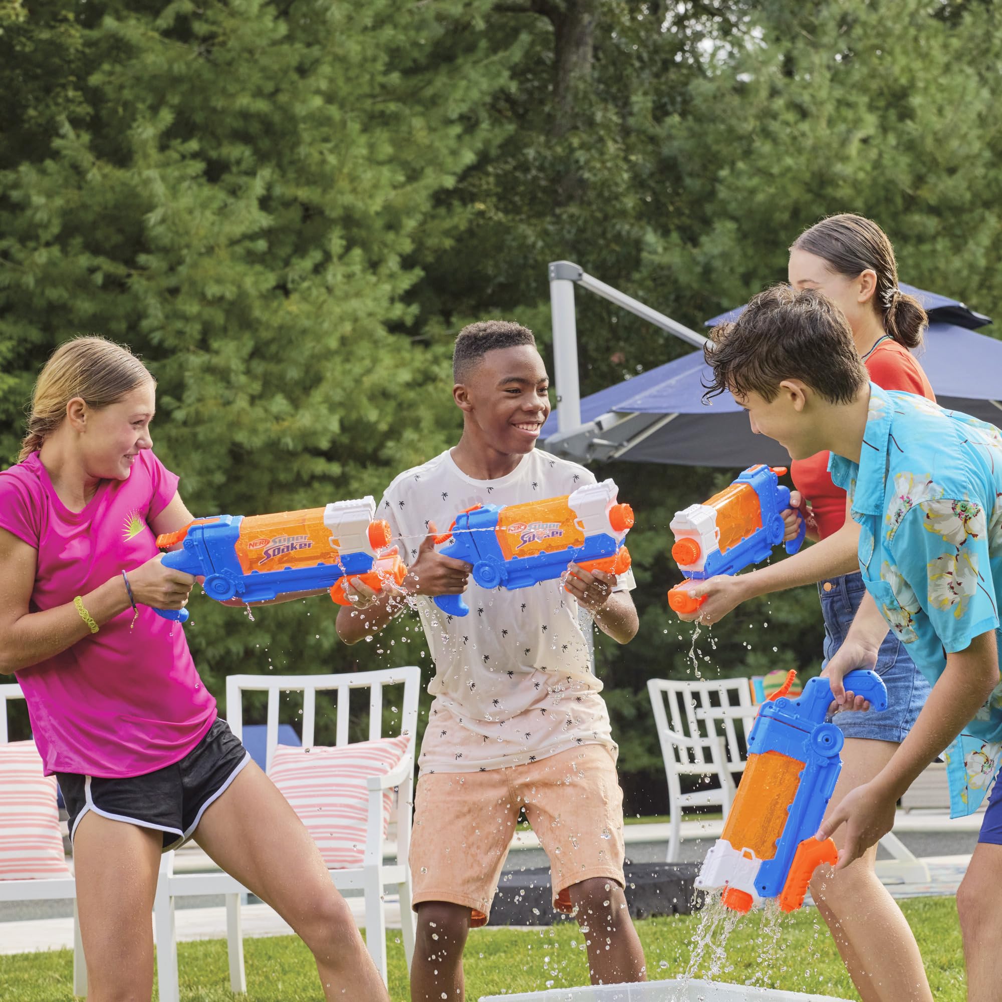 Nerf Super Soaker Flip Fill Water Blaster - 4 Spray Styles - Fast Fill - Large 890ml Water Tank - Pichkari for Outdoor Water Games, Branded Toy Pichkari for Holi Festival, for Kids 6+ – view 6