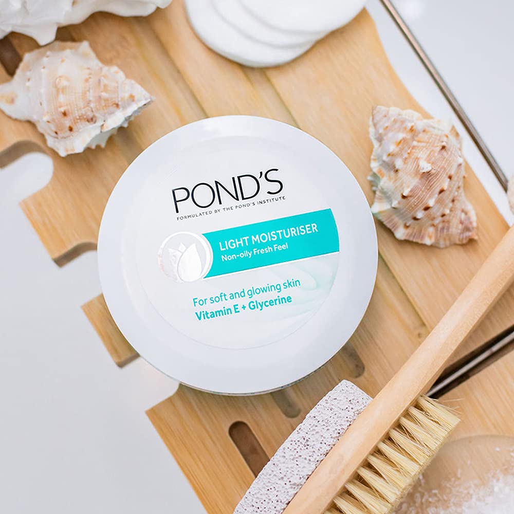 POND'S Light Moisturiser, Non- Oily With Vitamin E And Glycerine, For Soft And Glowing Skin, 150 ml – view 8