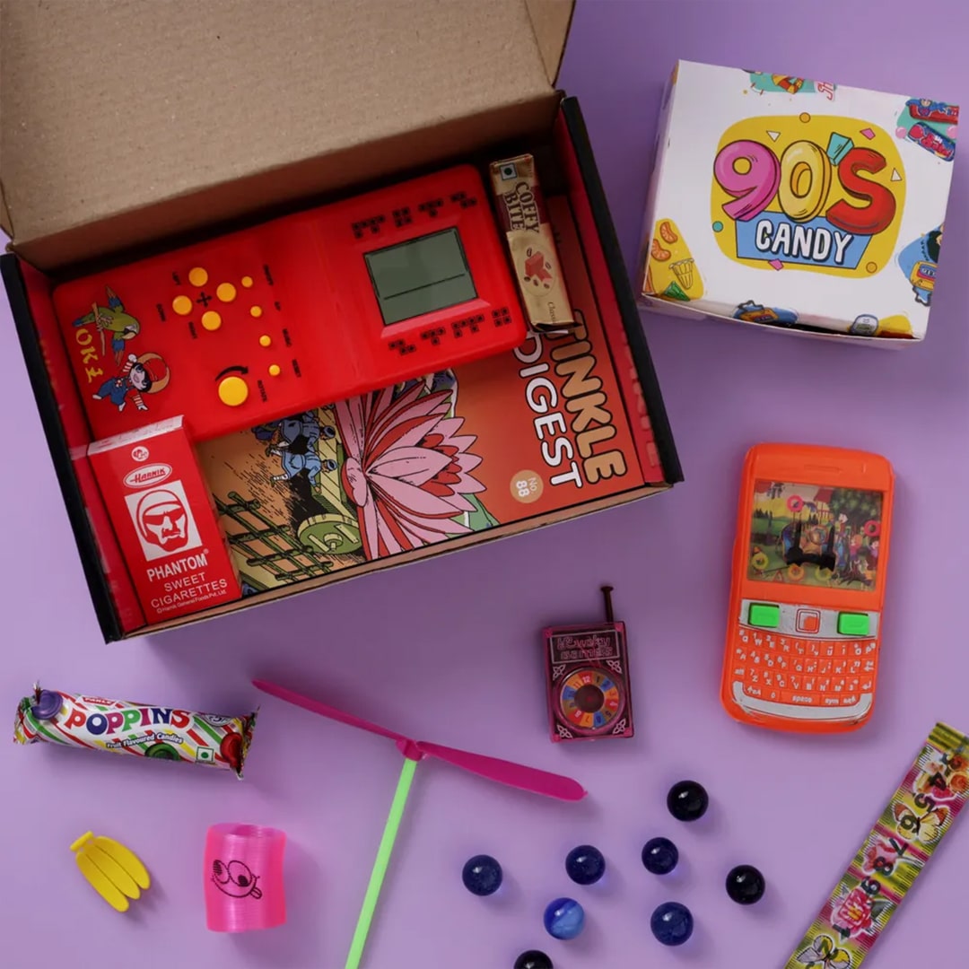 Bazaar5.com Nostalgia Gift Box - Full of Goodies From the 90s – view 3