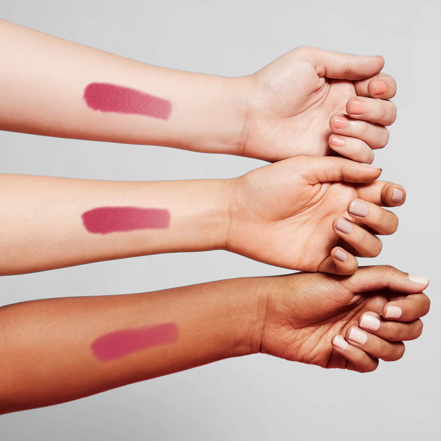 AVON Simply Pretty Colorbliss Matte Lipstick - Classic Red, 4 g – view 3