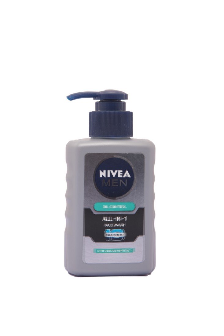 Nivea Men Face Wash, Oil Control, 10x Vitamin C, 150ml & Sun, Moisturising Lotion, SPF 50, 125ml – view 3