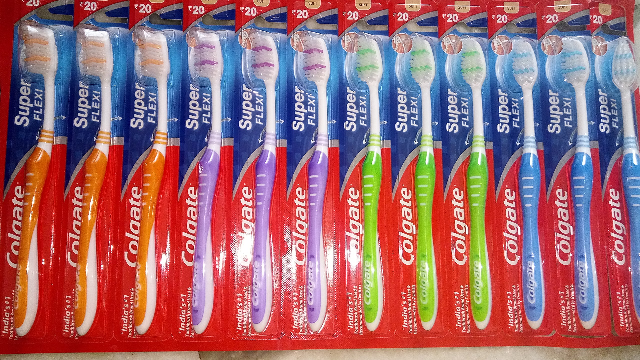 Colgate Super Flexi Toothbrush - Soft (Colour May Vary) – view 3