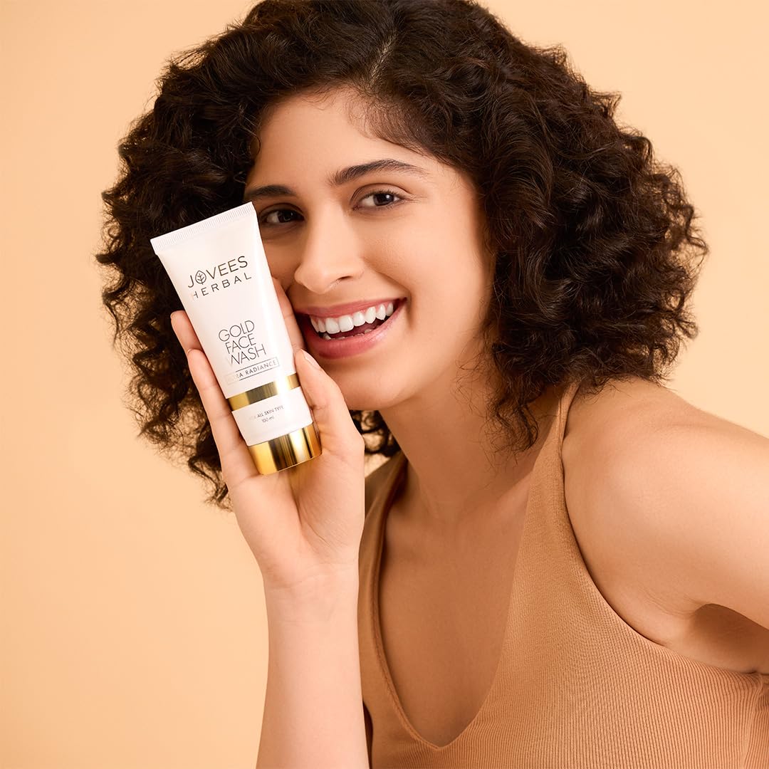 Jovees Herbal Ultra Radiance Gold Face Wash 100ml – view 3